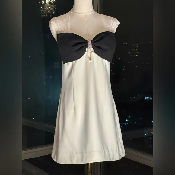 🆕 SELF-PORTRAIT 🧿 NWOT White And Black Crepe Bow Mini Dress, Sz UK 14 US 10